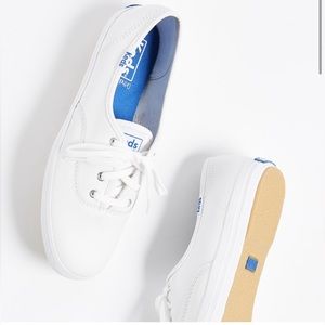NWOT Keds womens Champion Leather Lace Up (size 8)